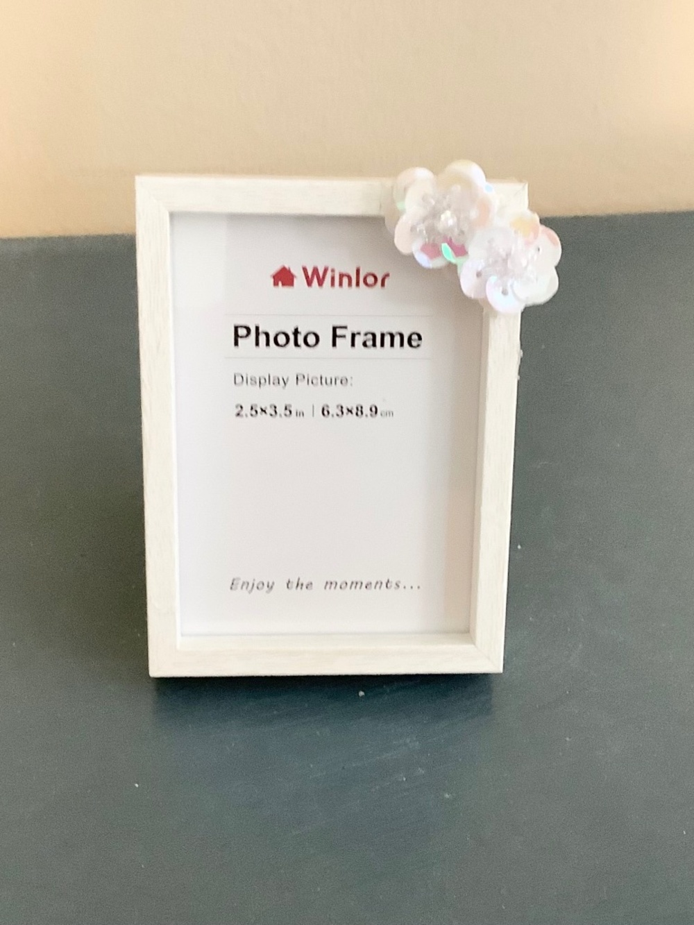 2.5” x 3.5” sequin flower frame